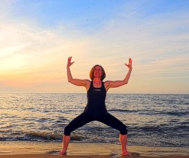 Post image for Yoga Fashion Alert: Rock Star Capris and Ruching!